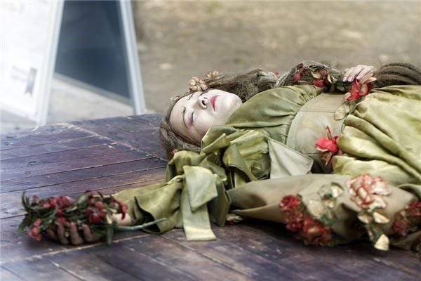 梦见别人的小孩死了_事业开拓能力_梦见姐姐死了