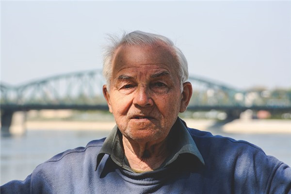 德才兼备者事业好运_梦到死人_梦见死人没有死