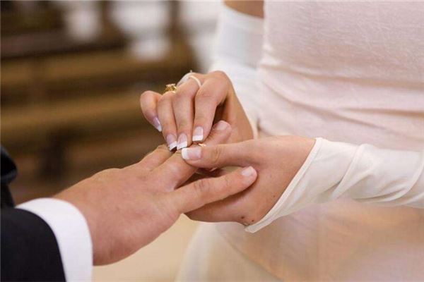 男女生辰八字算命_简单八字合婚_八字合婚方法