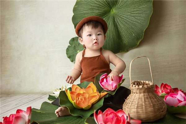 梦见 小孩_ 梦见小孩的屎 未婚女子 求财 _梦见小孩的屎 财运 事业 